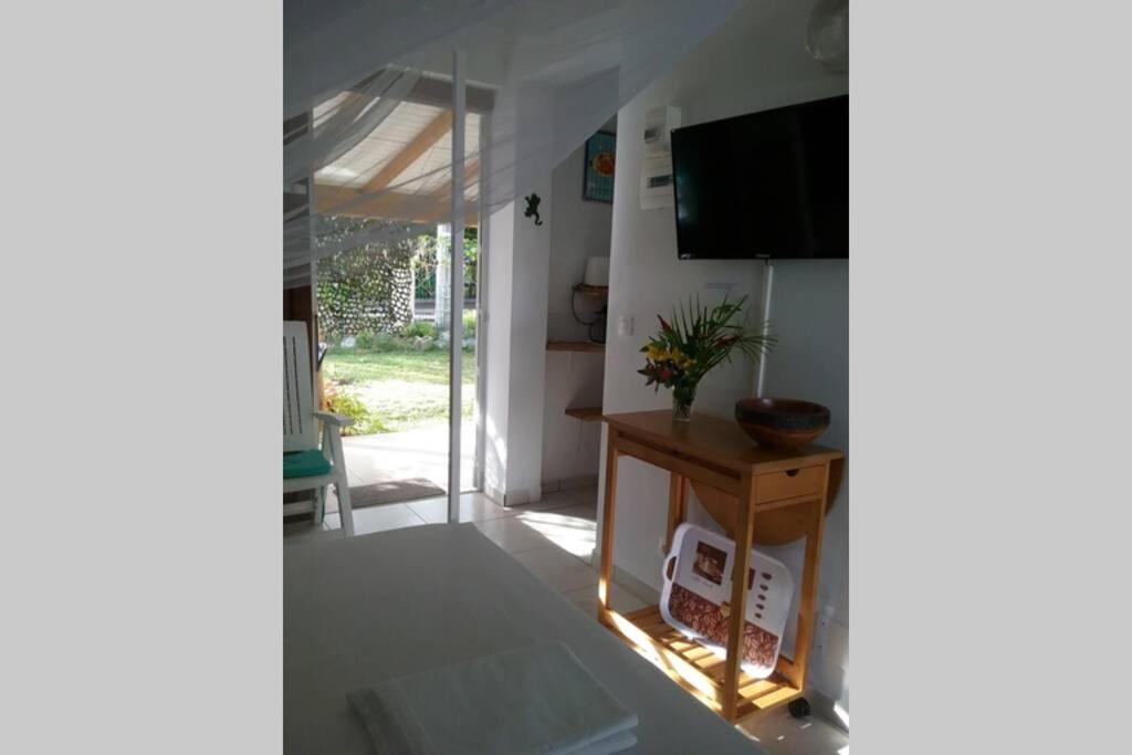 Gite Cajou Dans Jardin Tropical Ventile A Sainte-Anne ภายนอก รูปภาพ